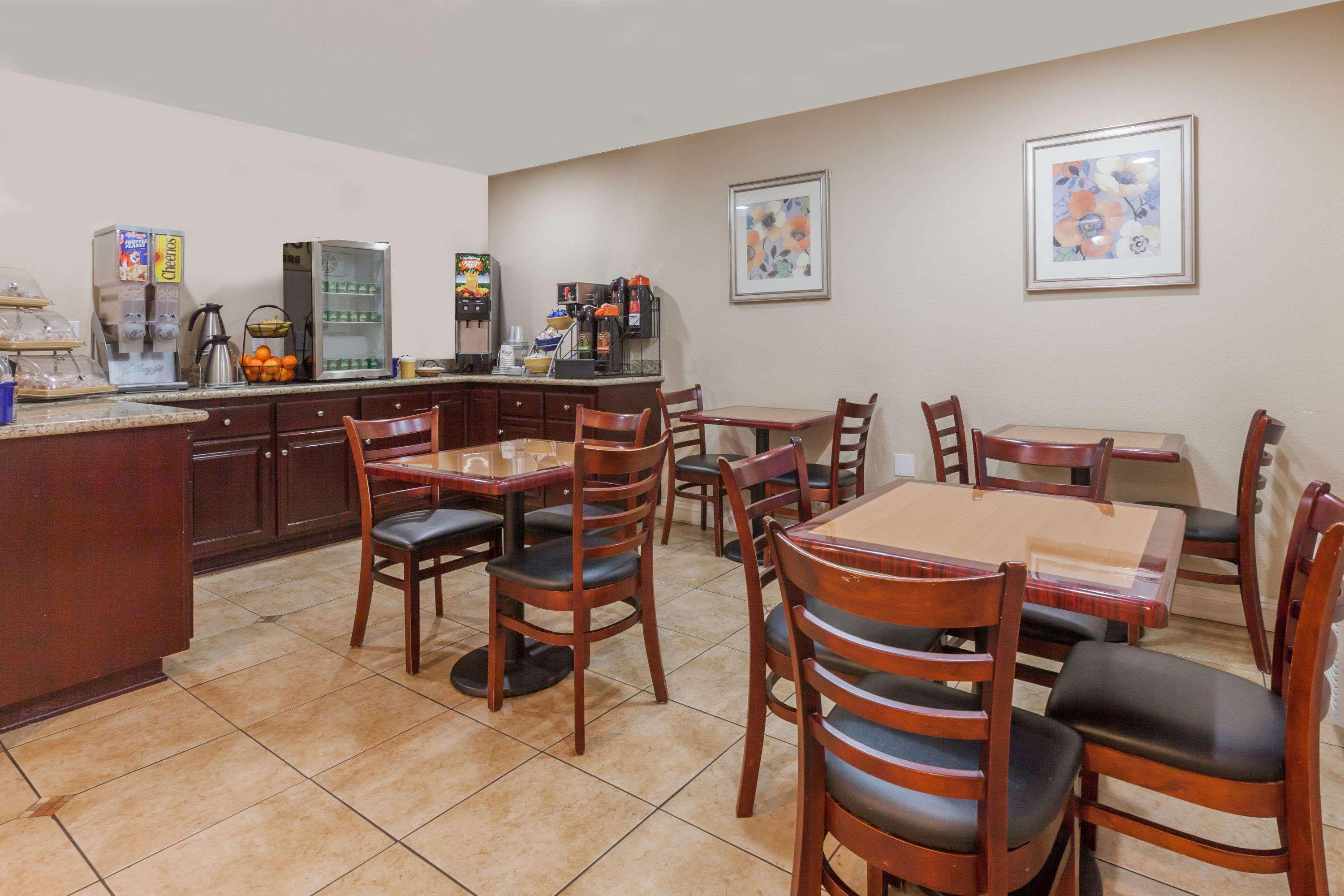 Days Inn By Wyndham Santa Maria Buitenkant foto