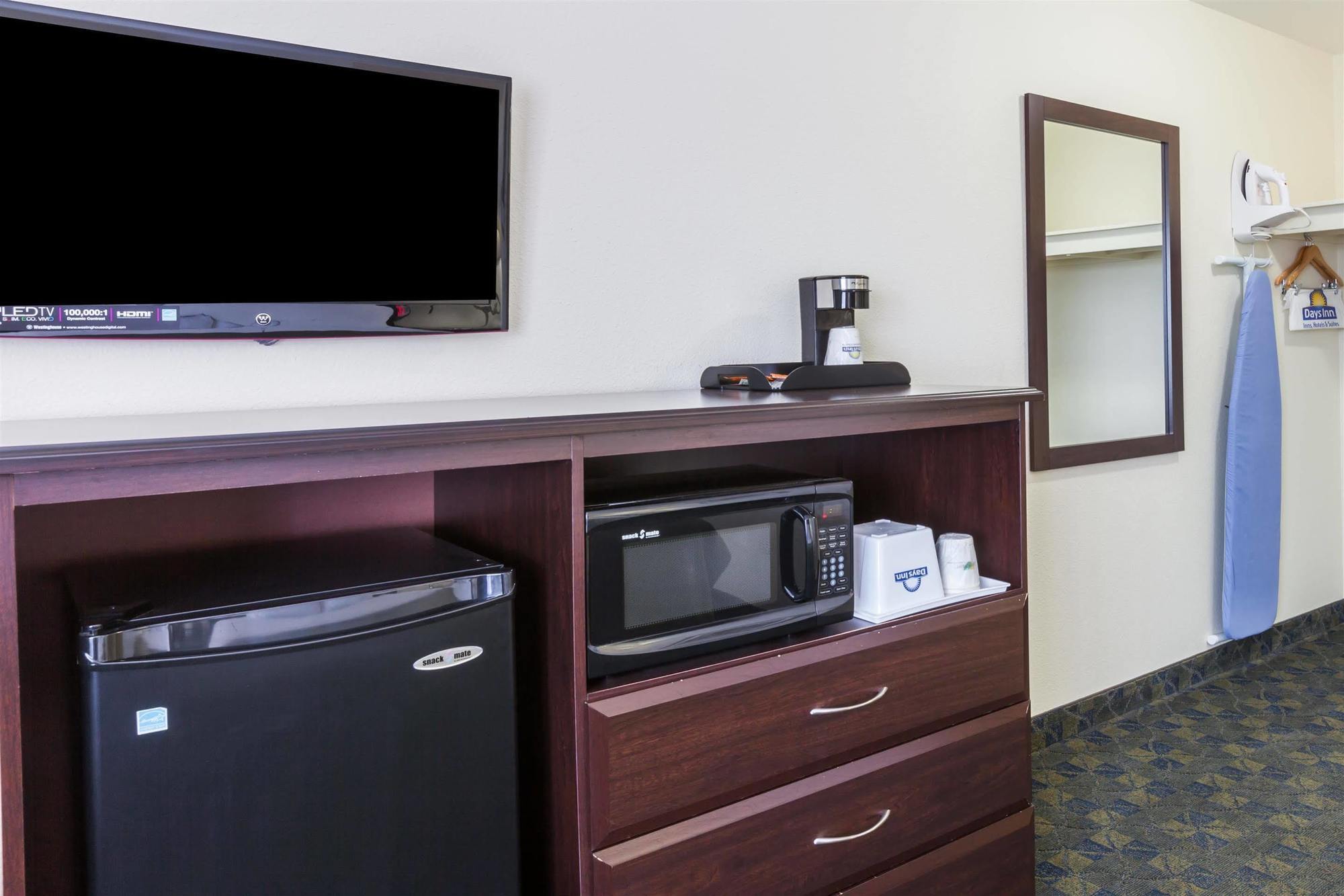 Days Inn By Wyndham Santa Maria Buitenkant foto